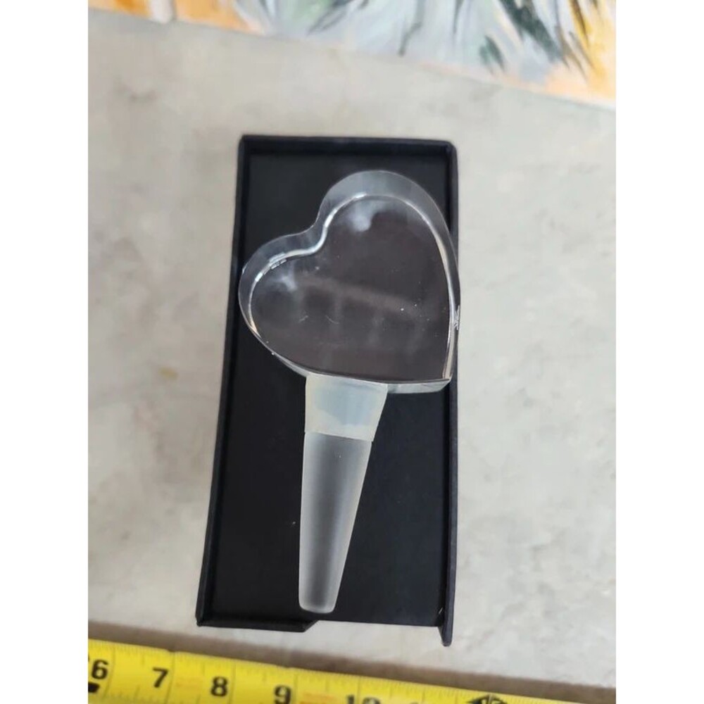 Oleg Cassini crystal heart bottle stopper in gift box
